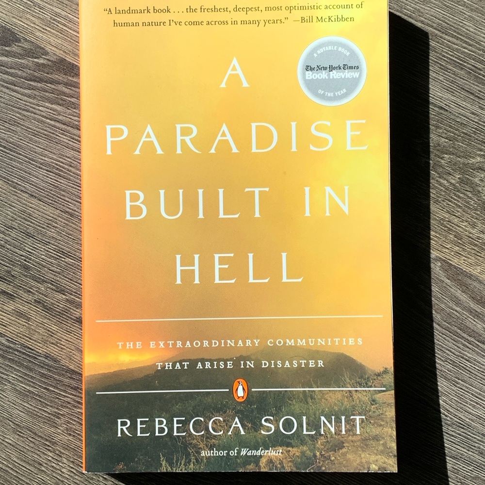 🇨🇦 Book - A Paradise Built in Hell by Rebecca Solnit